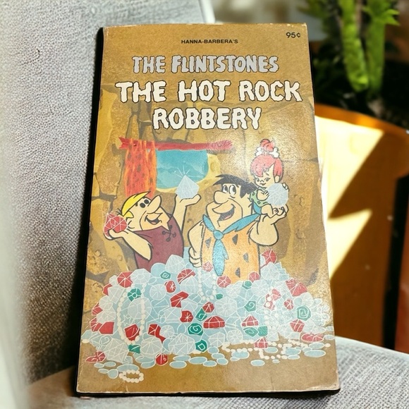 The Flintstones: The Hot Rock Robbery Ottenheimer Publishers, Inc. 1978 - Picture 1 of 14